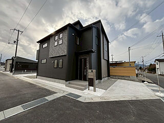 ブルーミングガーデン 大和高田市西坊城5棟 外観