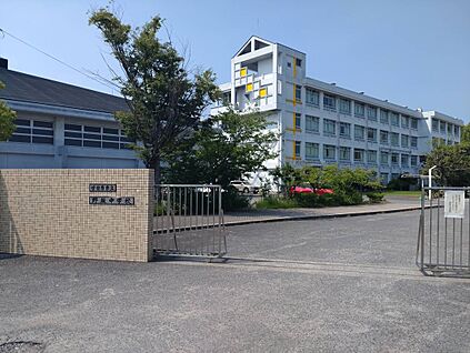 野坂中学校 950ｍ(徒歩12分)