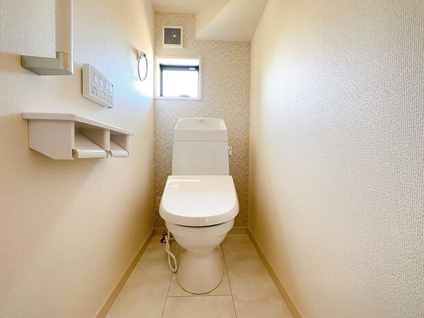 【トイレ】ウォシュレット付きトイレです。(同社施工事例)