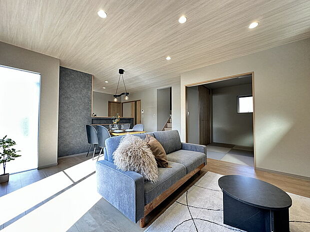 【【LDK・2号地】】キッチンは開放的な対面仕様!
LDKに一体感をもたらします◎