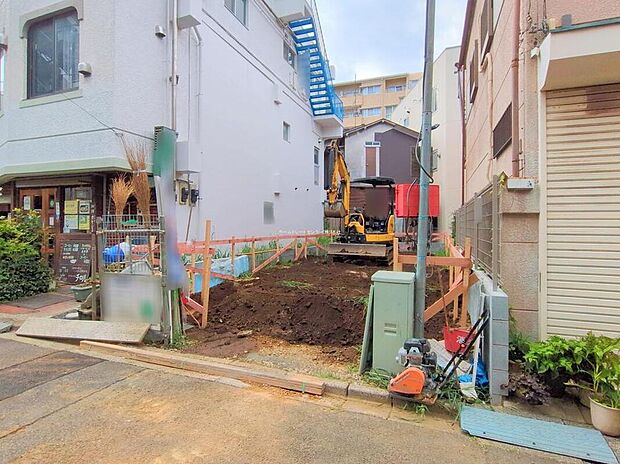 ☆現地外観写真☆
2階LDKの陽光と清風が心地よいお住まいです。現地ご内覧可能です。お気軽に【　ホームトレードセンターひばりが丘営業所　】までお問い合わせください！