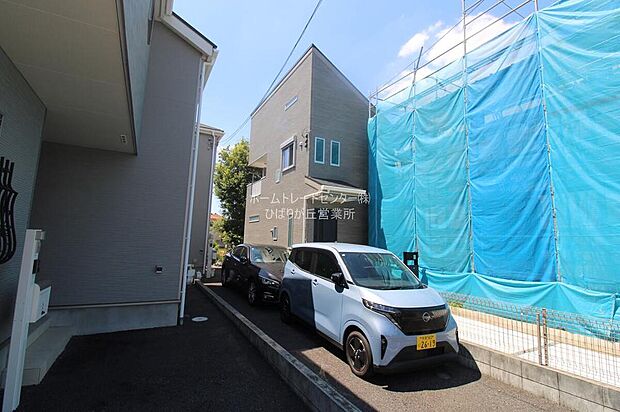 【現地外観写真】
気になった物件すぐにご見学対応させていただきます♪平日・お仕事帰りなど、いつでもご案内可能です♪周辺環境と併せて、実際に現地をご確認ください♪