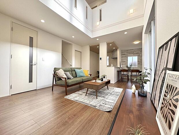 『LDKは家族だんらんをデザイン』家族が集まり一緒の時間がすごせる工夫がされております。何気ない一日のひとコマが何者にも代えがたい宝物になることでしょう♪