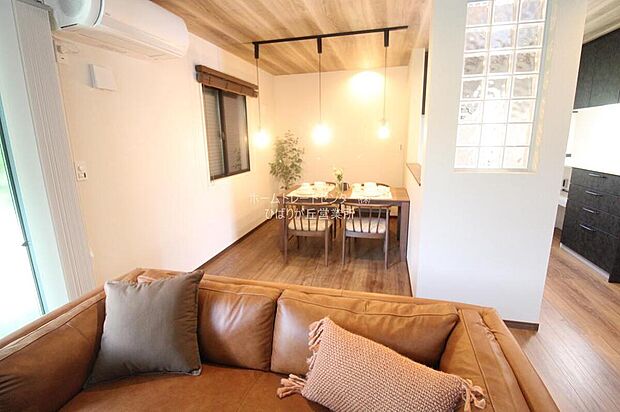 【☆リビング☆】『LDKは家族だんらんをデザイン』家族が集まり一緒の時間がすごせる工夫がされております。何気ない一日のひとコマが何者にも代えがたい宝物になることでしょう♪