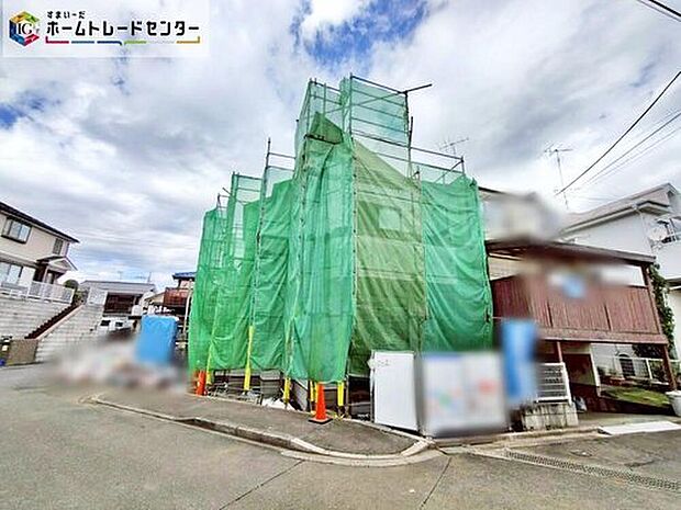 【現地外観写真】住宅性能評価で耐震等級３（最高等級）を取得！お客様を守る大切な住宅だからこそ、第三者の検査を受けて安心して住んでいただける住宅をご案内させて頂きます。その頑丈さを、ぜひ現地にてご体感ください。