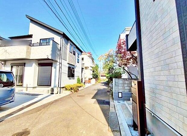 【前面道路含む現地写真】当日のご見学予約も承ります。同じものは２つとない「夢のマイホーム」との出会いが待っているかもしれません。