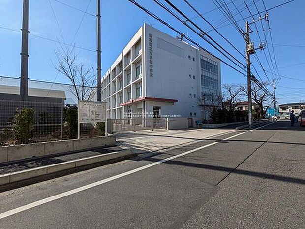 練馬区立大泉西中学校（約700m）