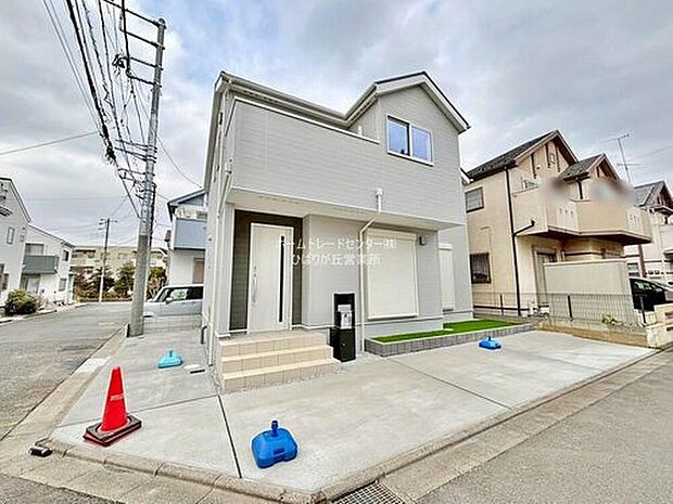 【現地外観写真】住宅性能評価で耐震等級３（最高等級）を取得！お客様を守る大切な住宅だからこそ、第三者の検査を受けて安心して住んでいただける住宅をご案内させて頂きます。その頑丈さを、ぜひ現地にてご体感くださいませ。