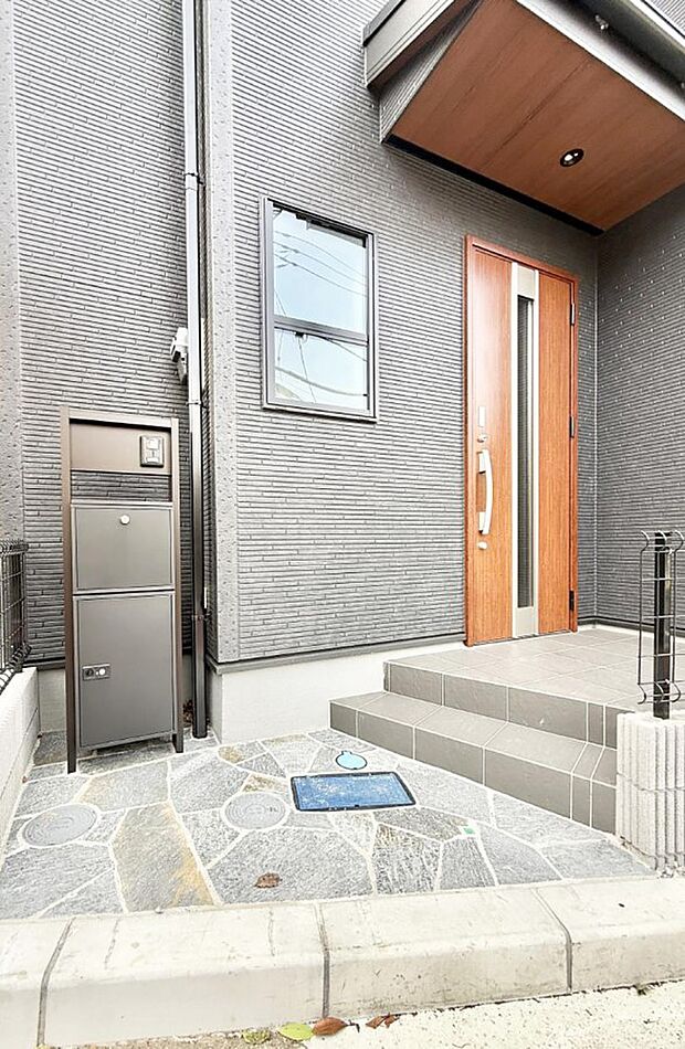 ■玄関はお家の顔！おしゃれな玄関アプローチでお客様をお迎え！  