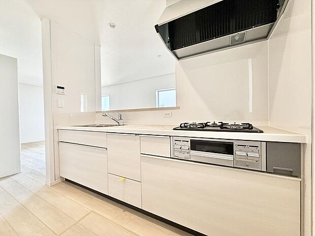 ■シンプルで機能的、毎日使いやすいキッチン