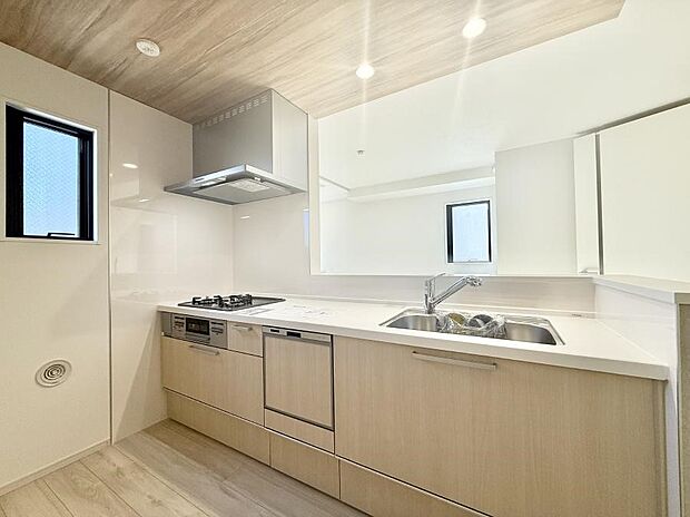 ■シンプルで機能的、毎日使いやすいキッチン