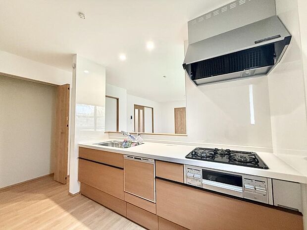 ■シンプルで機能的、毎日使いやすいキッチン