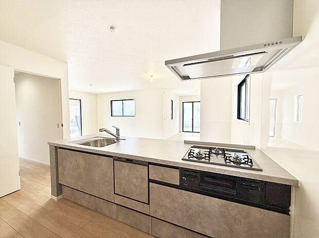 会話が深まる対面キッチン!家族との会話がはずみます