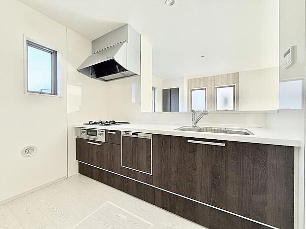 ■シンプルで機能的、毎日使いやすいキッチン