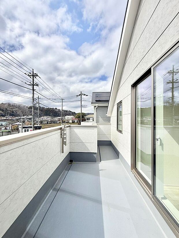 お洗濯物がよく乾く陽当たり良好のバルコニーです!