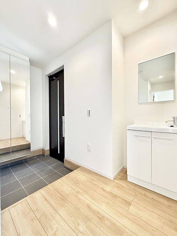 ■ シンプルで美しく、快適な暮らしの入り口