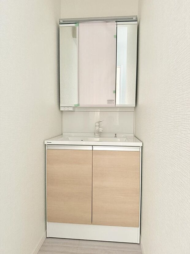 【洗面台・洗面所】■明るい洗面所は毎朝の歯磨きも楽しくできちゃいそうです♪