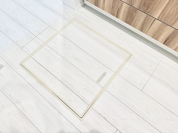 【床下収納】■隠れた収納スペースで家全体がスッキリ