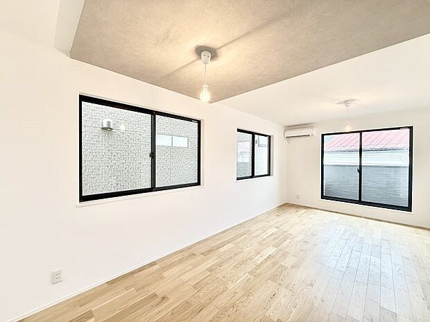 【リビング】■落ち着いた雰囲気で、リラックスできる快適な空間