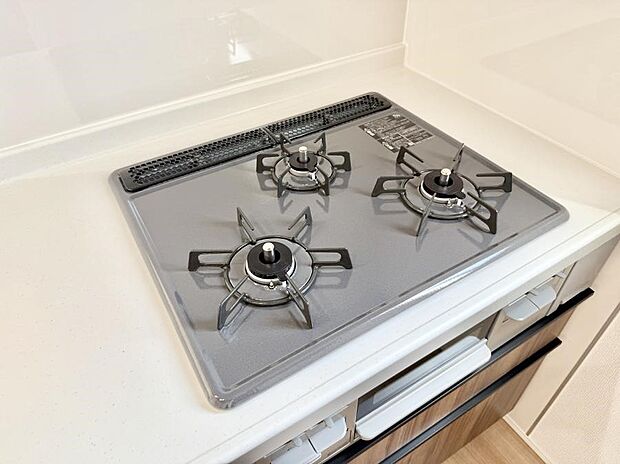 【3口ガスコンロ】■一度に多くの料理ができ便利で効率的