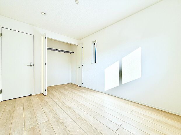 【洋室】■自分だけのスペース どんなお部屋にするかとっても楽しみですね