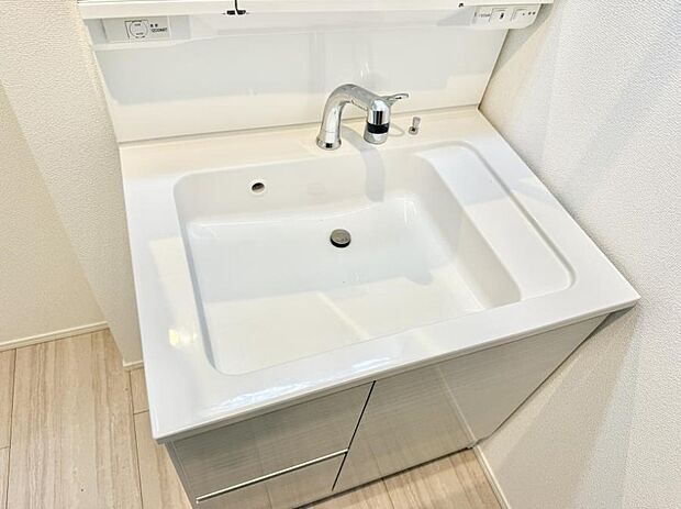 【ハンドシャワー付洗面台】■手洗いや顔を洗う時も快適に使える便利なシャワー