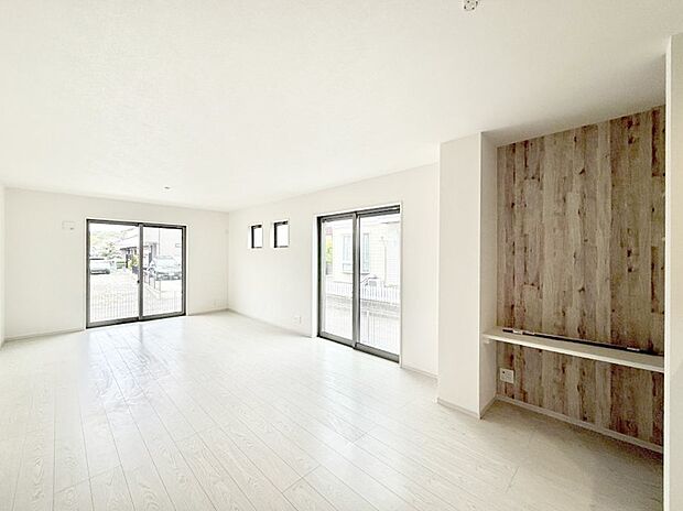 【リビング】■家族の時間を彩る、快適で癒される空間