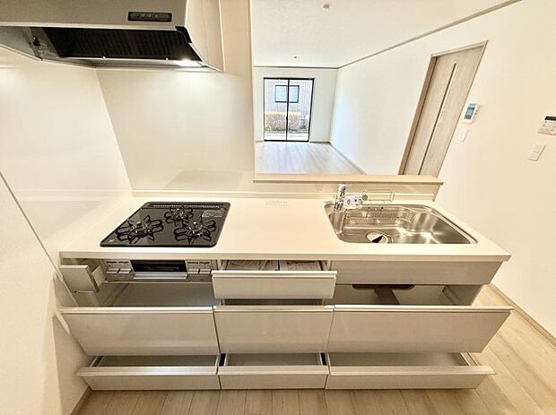 【キッチン】■家族の絆を深める、温もりのあるキッチン