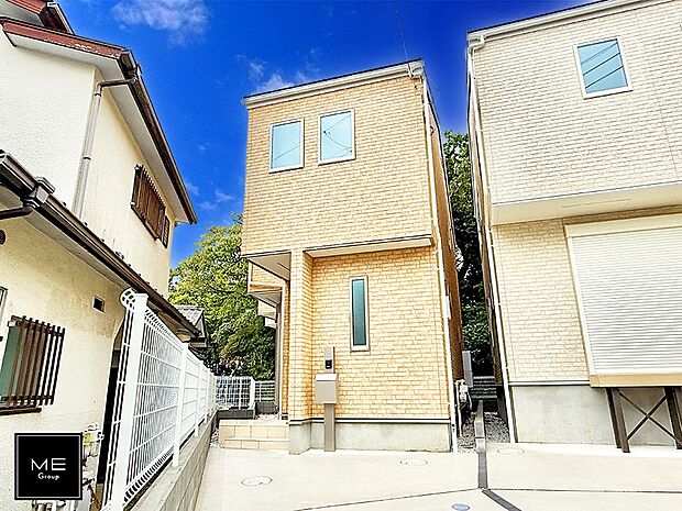 【現地外観写真】■家族みんなが笑顔で過ごせる、安心感のある住まい