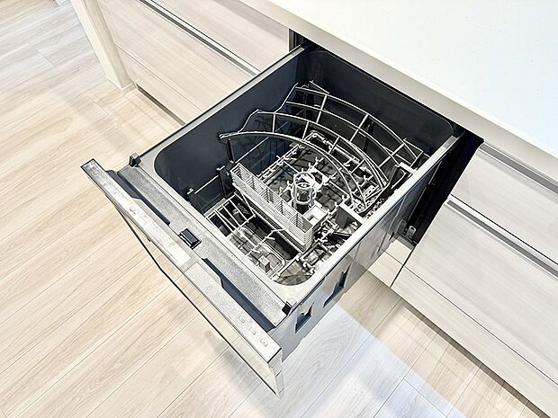 【食洗機】■食後の片づけも食洗器があれば時短に。ご家族との時間を増やせます
