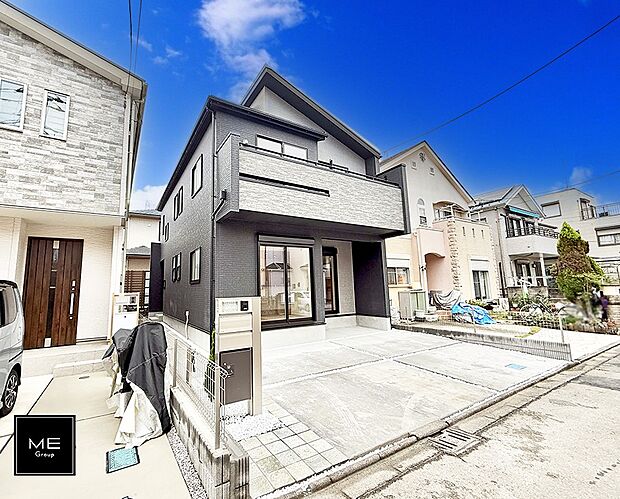 【現地外観写真】■家族が笑顔で集まる温かな住まい