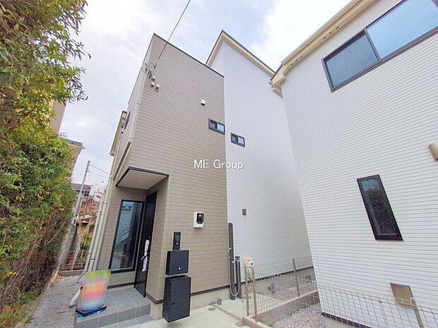 【現地外観写真】落ち着いたお洒落な外観  