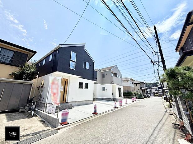 【前面道路含む現地写真】■優雅なラインが、毎日を引き立てます