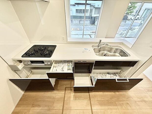 【ダイニングキッチン】■キレイに片付く、使いやすいキッチン