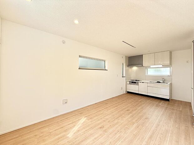 【リビング】■くつろぎと笑顔が集まる、心温まるリビング