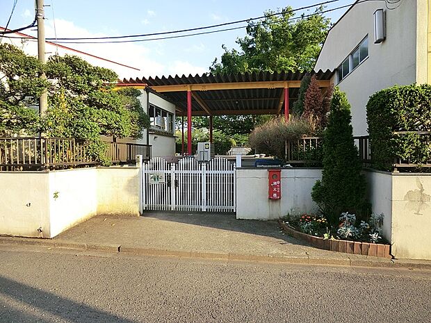 鶴川平和台幼稚園（約800m・徒歩10分）