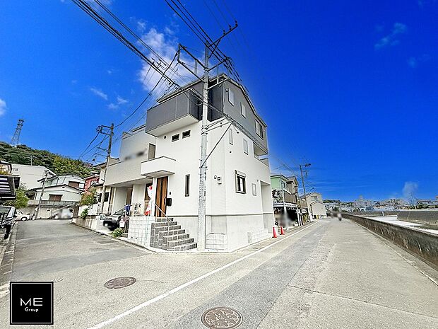 【前面道路含む現地写真】■陽当りが良く、開放感溢れる嬉しい角地です