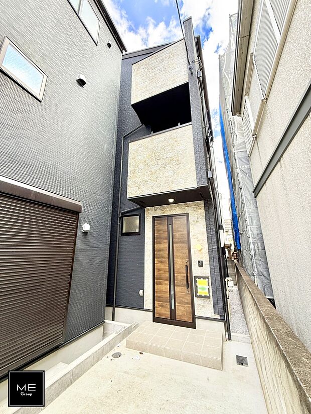 【現地外観写真】■家族みんなが笑顔で過ごせる、安心感のある住まい