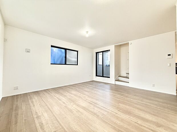 【リビング】■くつろぎと笑顔が集まる、心温まるリビング