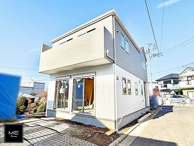 【現地外観写真】■暮らしを彩る充実した設備仕様が備わった住まい