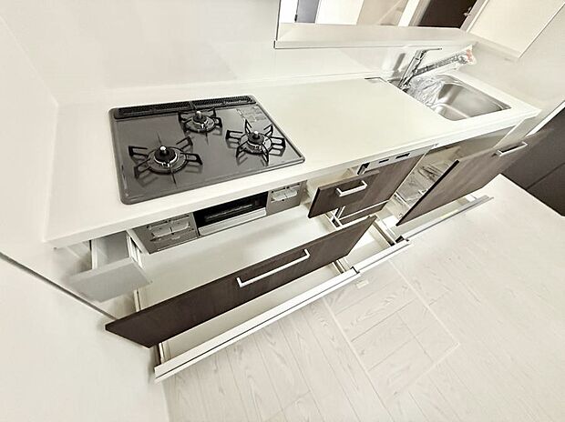 【キッチン】■シンプルで機能的、毎日使いやすいキッチン