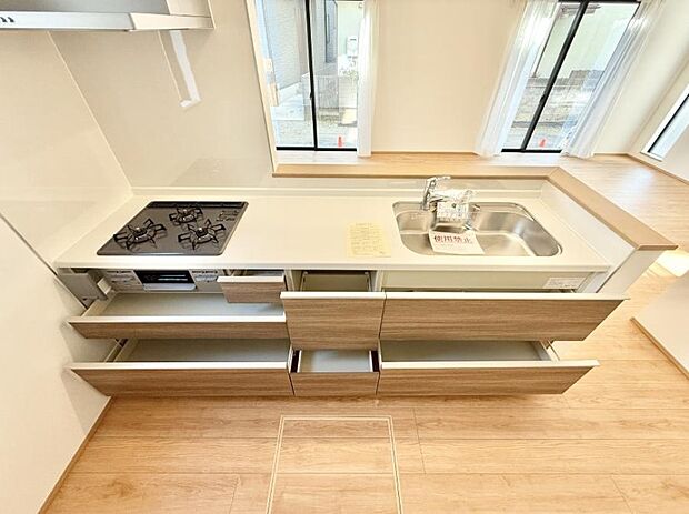 【キッチン】■シンプルで機能的、毎日使いやすいキッチン