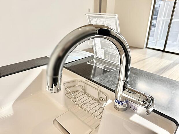 【浄水器】■清潔でおいしい水を手軽に供給してくれます