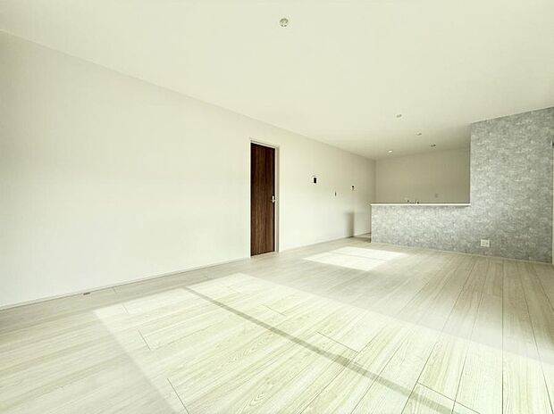 【ダイニング】■温もりを感じる、居心地のいいリビング