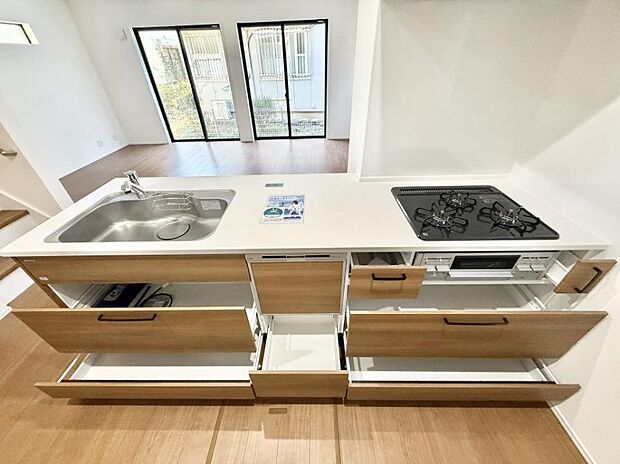 【キッチン】■家族の絆を深める、温もりのあるキッチン