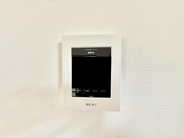 【TVモニター付インターフォン】■訪問者を確認できて安心感が増します