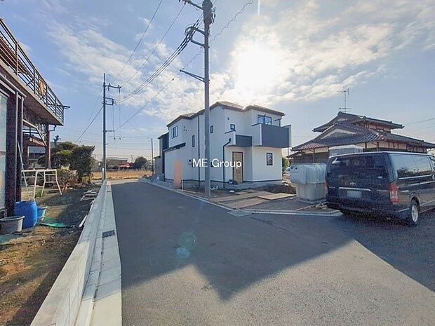 【前面道路含む現地写真】■優雅なラインが、毎日を引き立てます