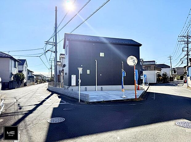 【前面道路含む現地写真】■優雅なラインが、毎日を引き立てます