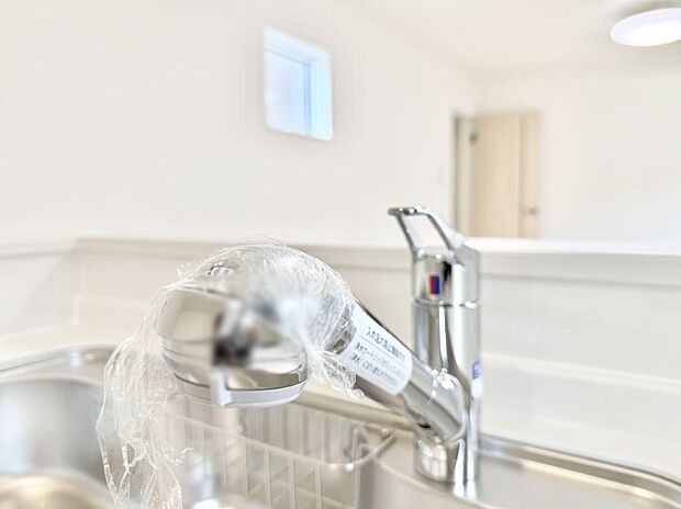 【浄水器】■清潔でおいしい水を手軽に供給してくれます