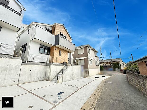 【前面道路含む現地写真】■優雅なラインが、毎日を引き立てます